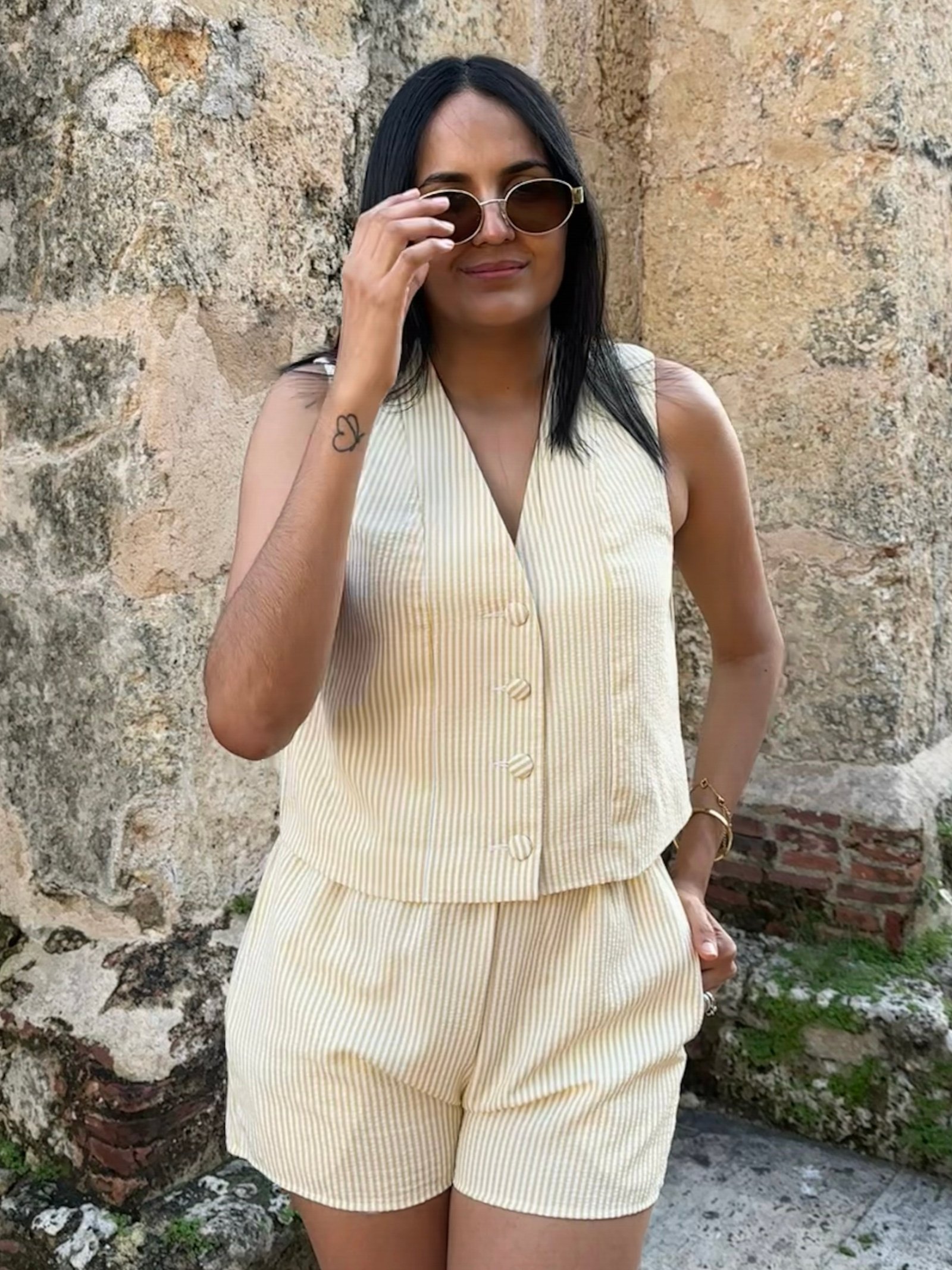 CONJUNTO SHORT Y CHALECO AMARILLO RAYAS TALLA XL