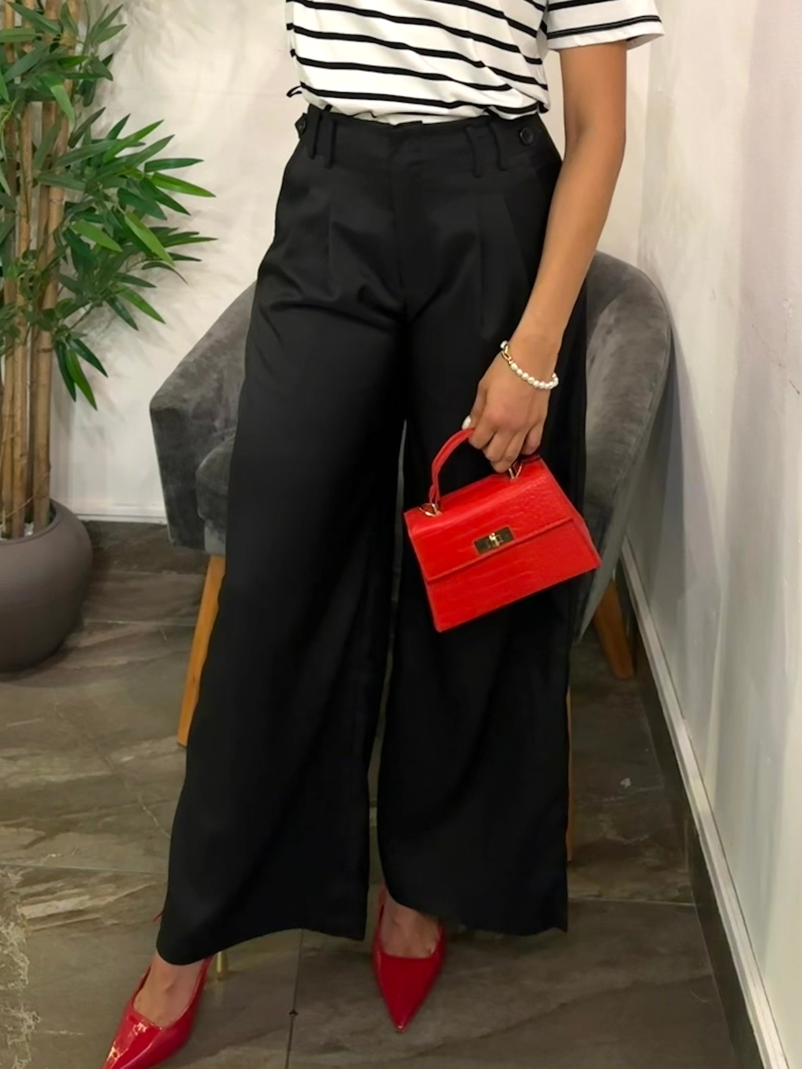 PANTALON PALAZZO NEGRO CON BOTONES LATERALES