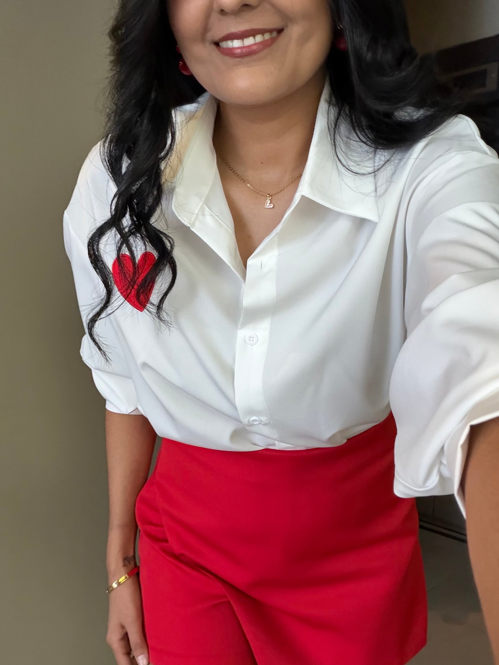 CAMISA BLANCA BOTONES CON CORAZON BORDADO