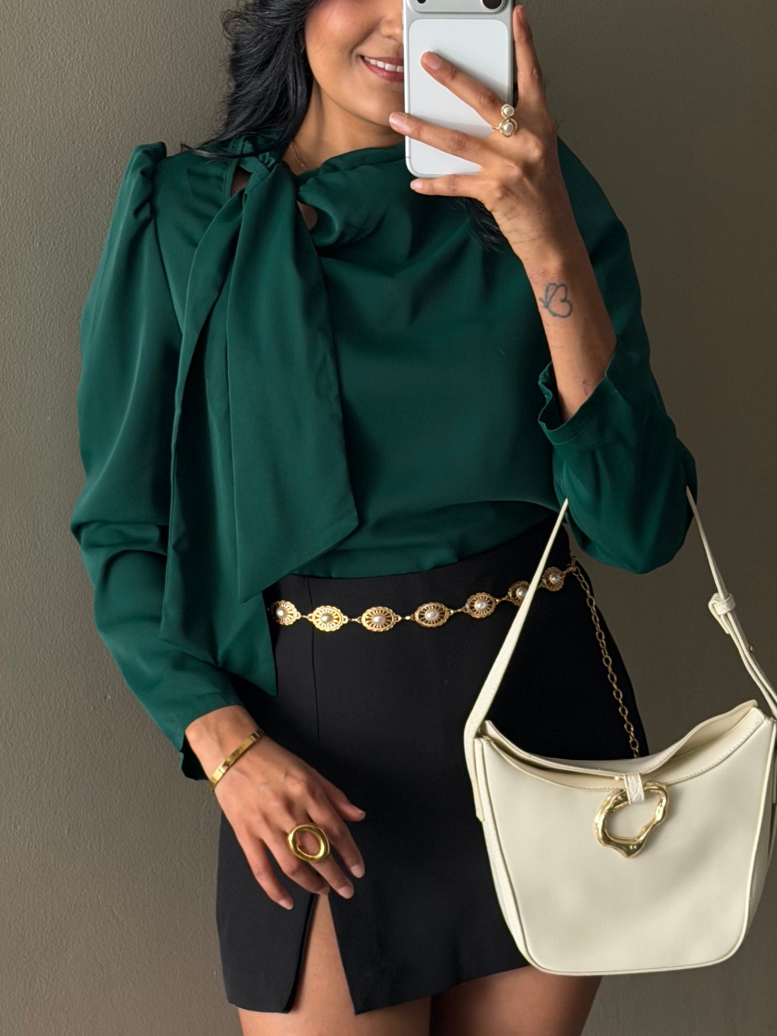 BLUSA MANGA LARGA VERDE CON MOÑO