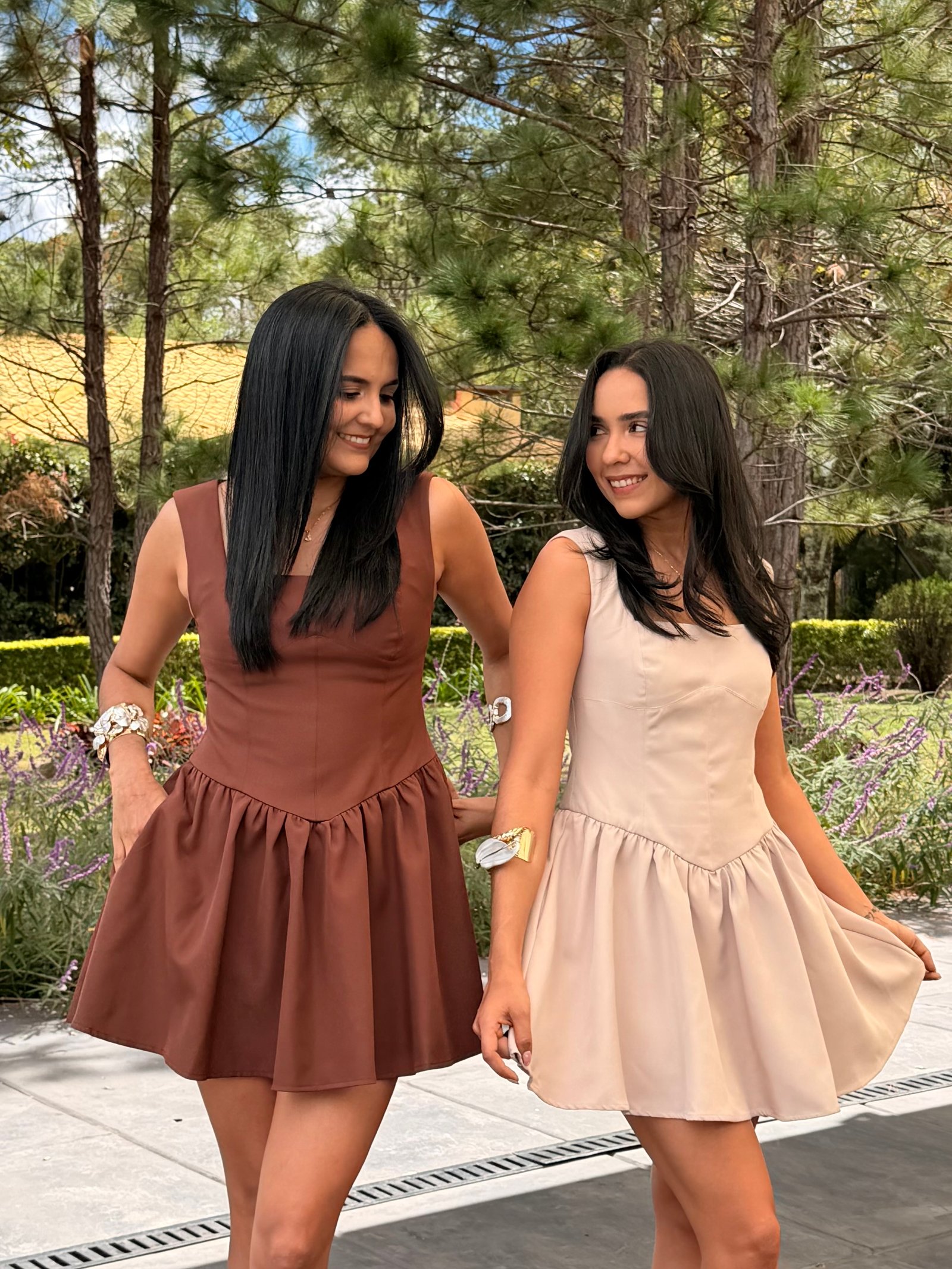 VESTIDO MINI PRINCESS CUELLO CUADRADO