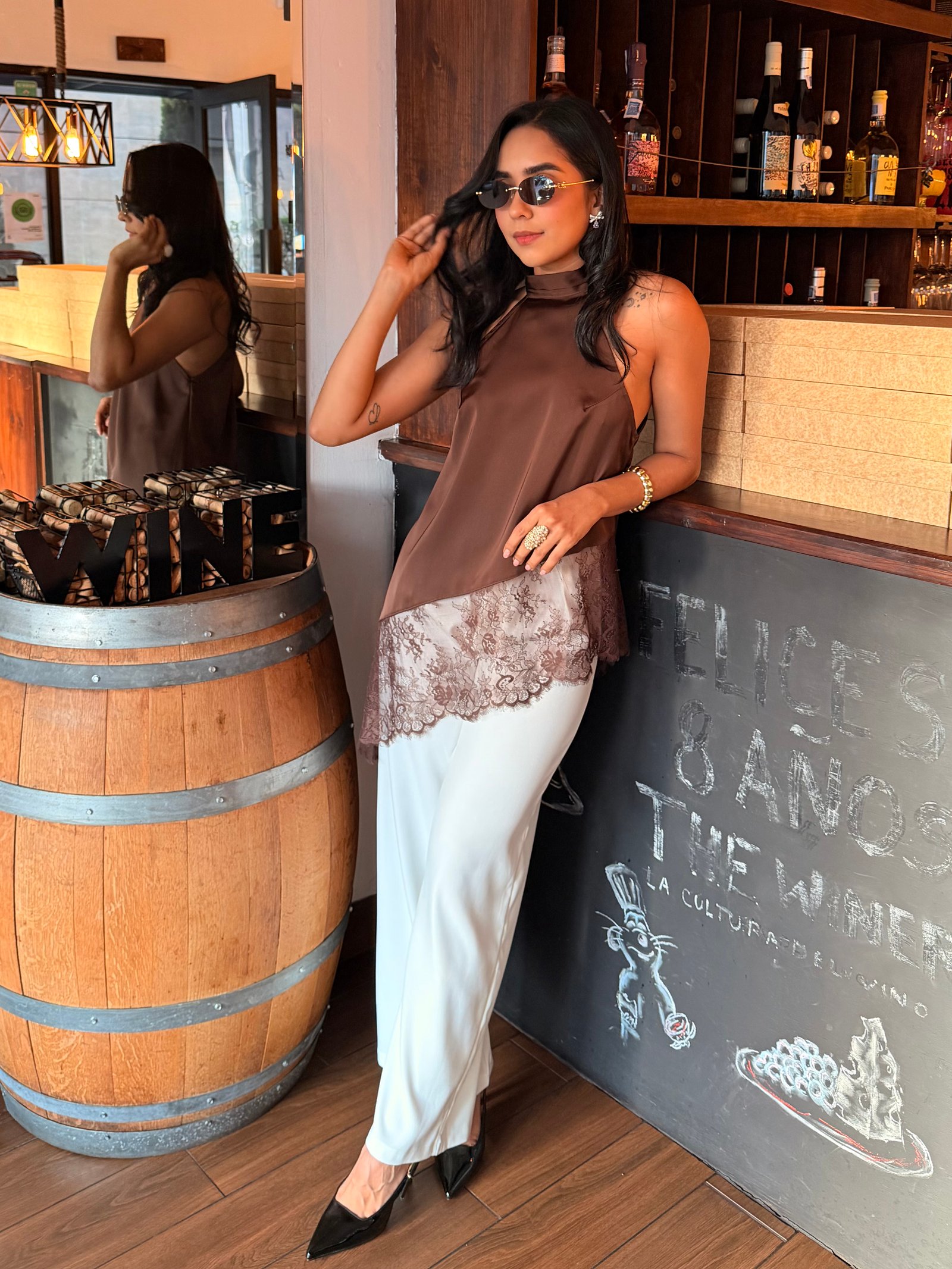 BLUSA HALTER ASIMETRICA CON ENCAJE