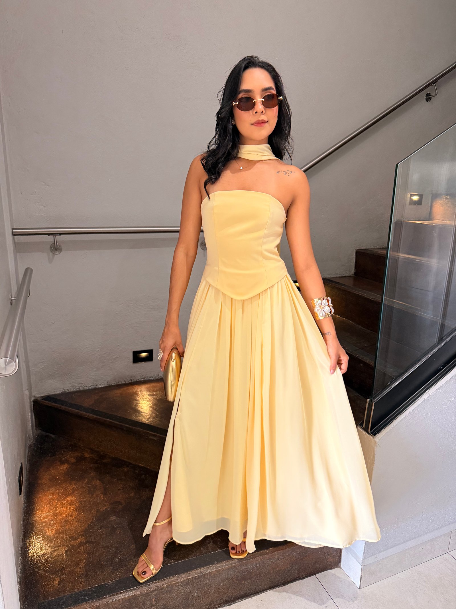VESTIDO STRAPLESS PLISADA BUTTER YELLOW