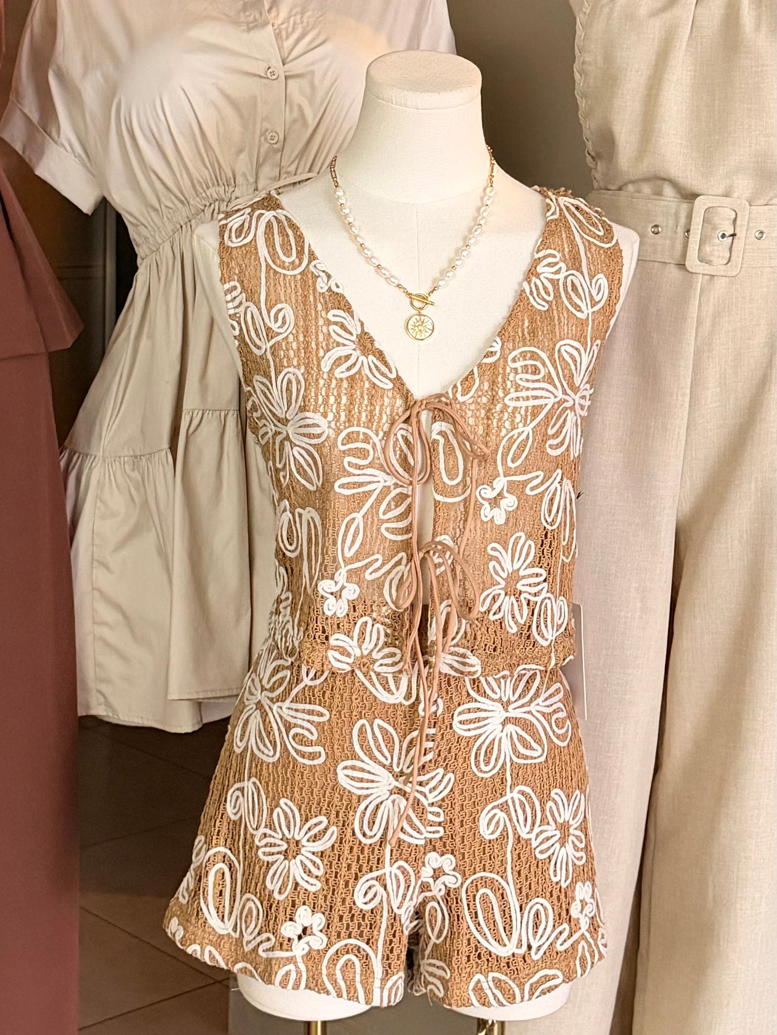 SET VERANO SHORT Y CAMISA CHALECO BORDADO