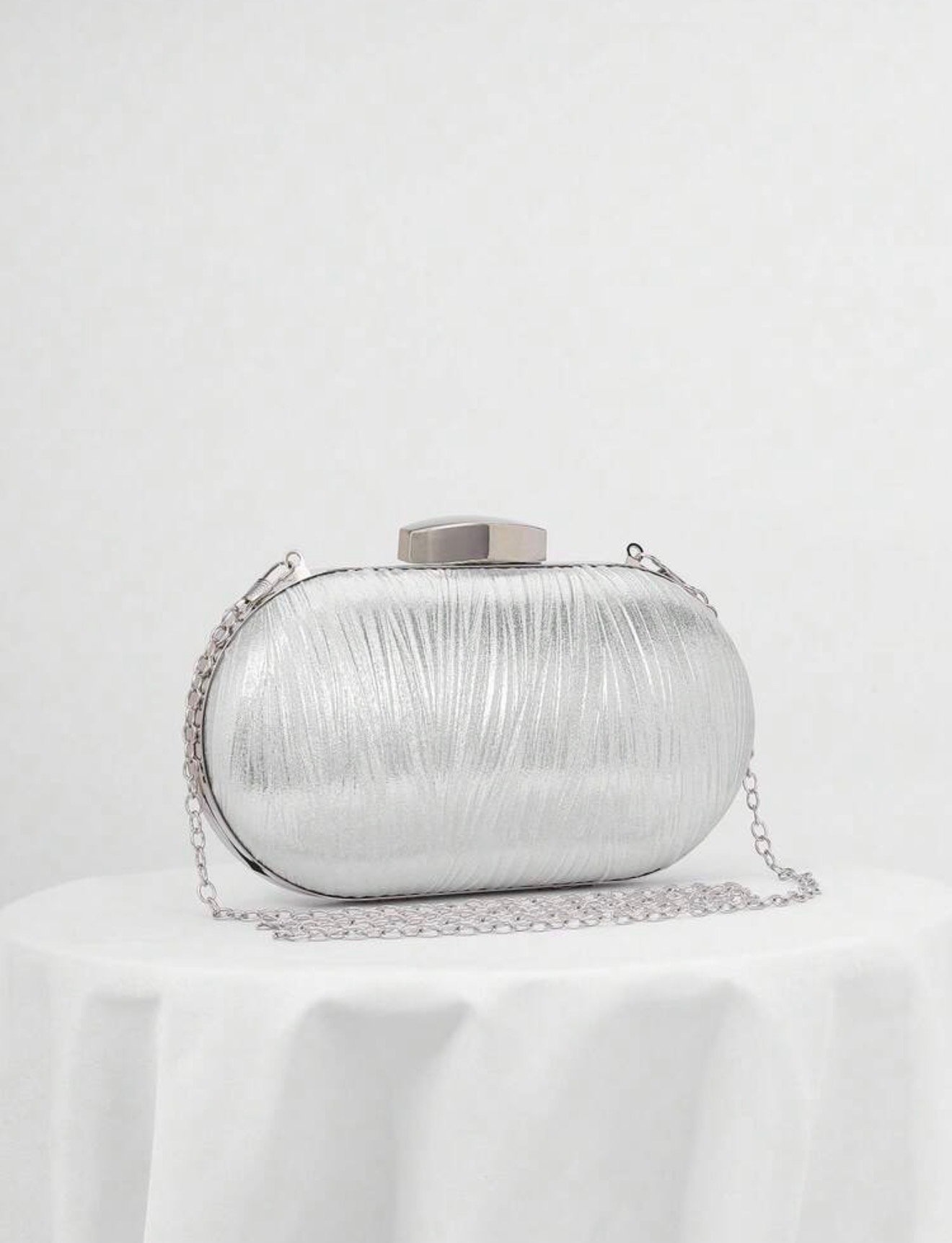 CLUTCH RECTANGULAR PLATEADA LISO