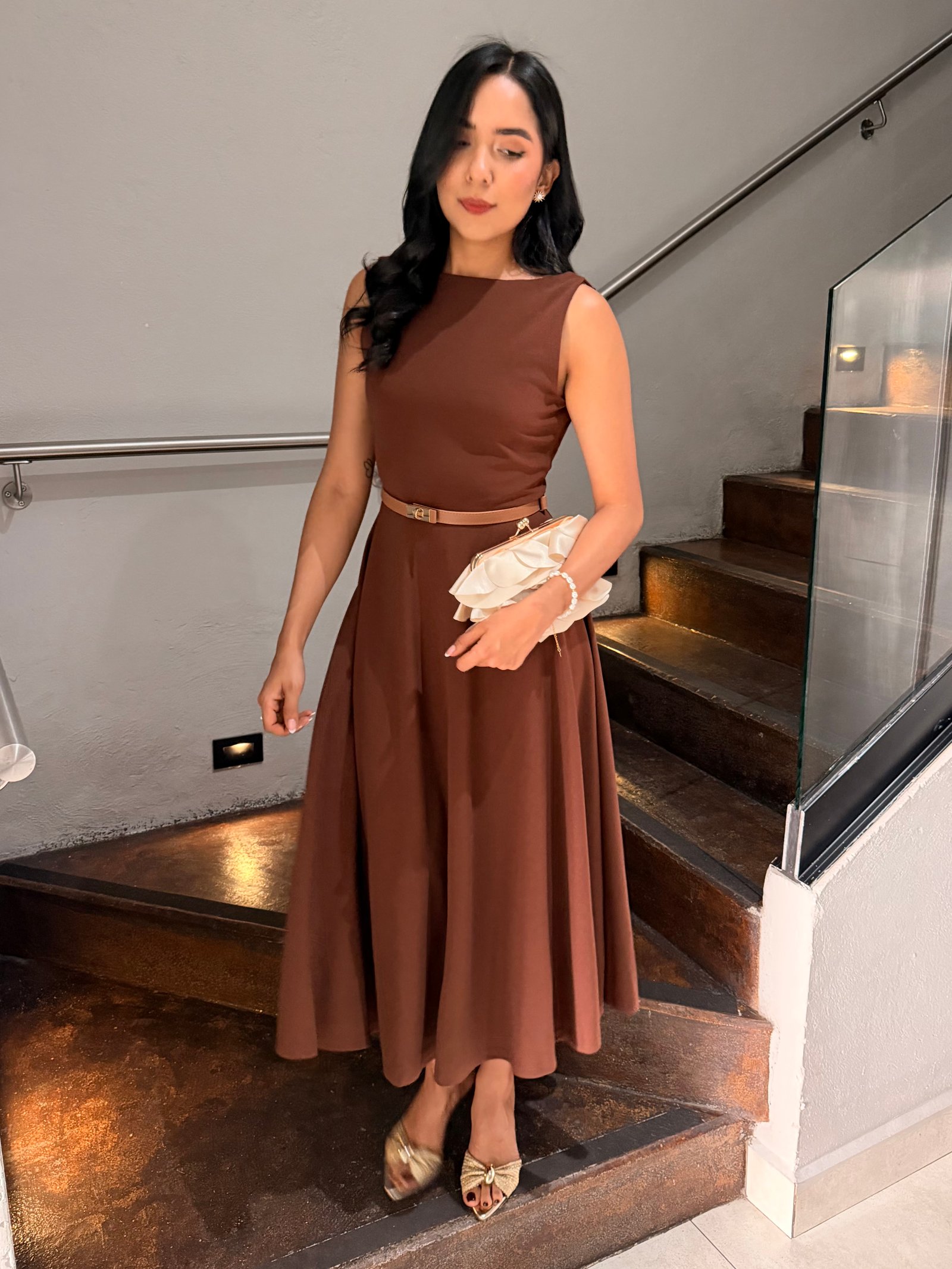 VESTIDO MIDI HALTER BACKLESS CAFÉ