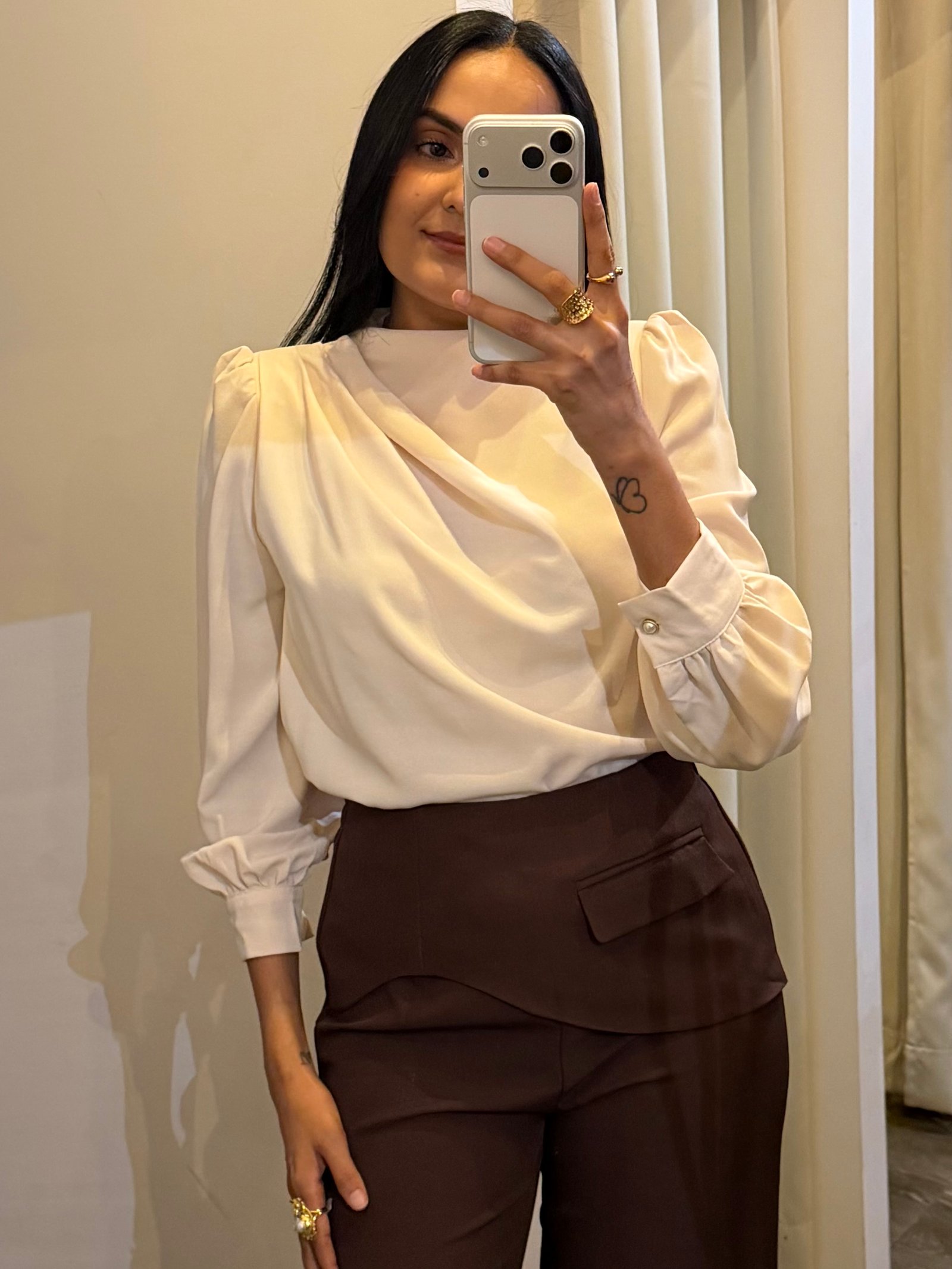 BLUSA MANGA LARGA BEIGE DRAPEADA