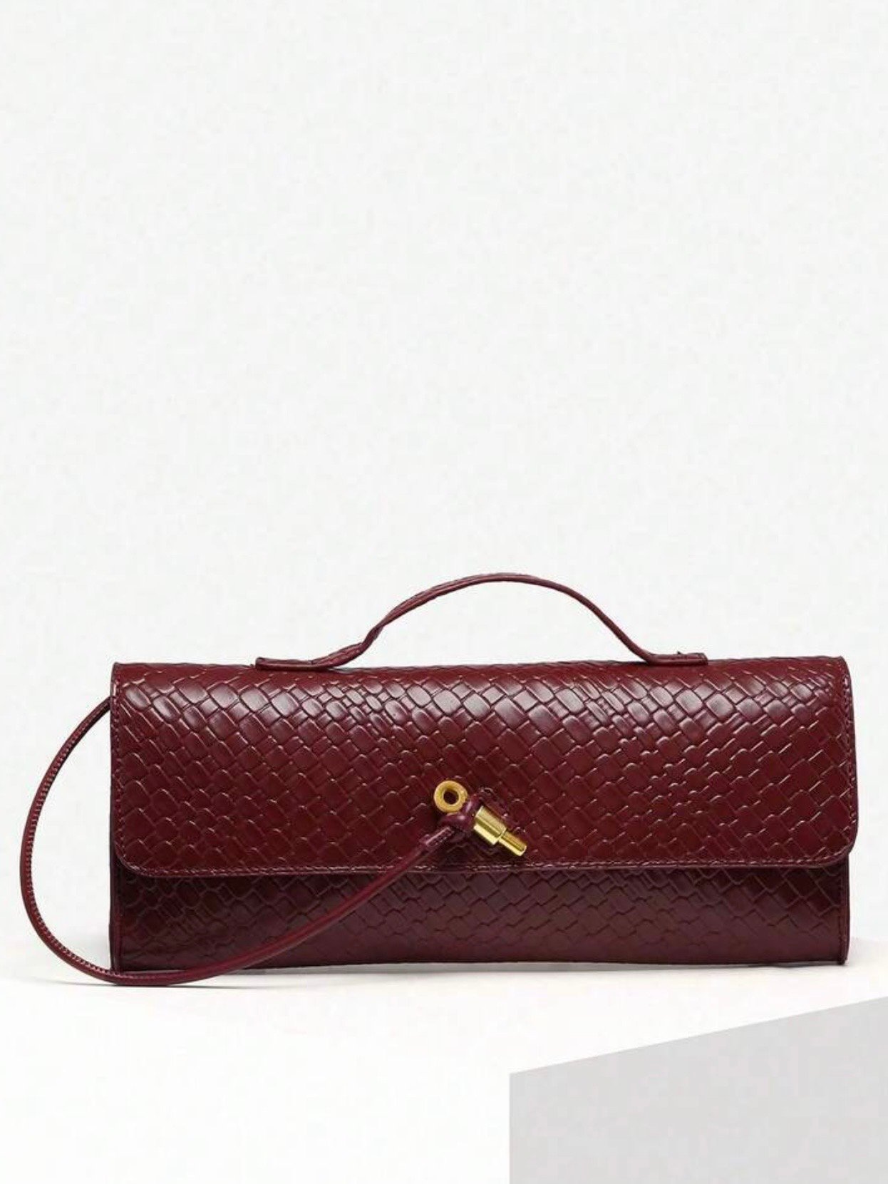 CARTERA RECTANGULAR CON DETALLES DORADO