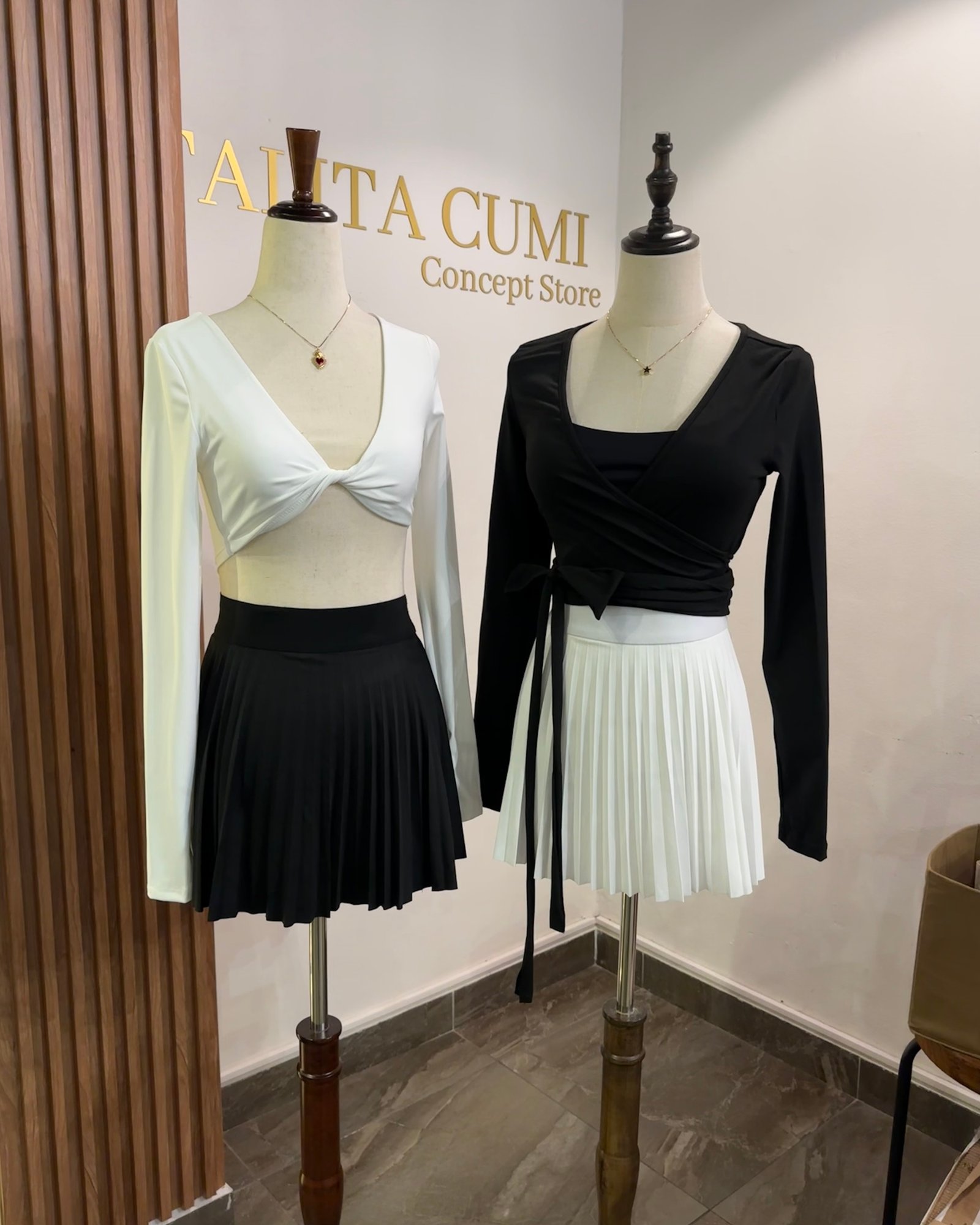 FALDA PLISADA NEGRO L