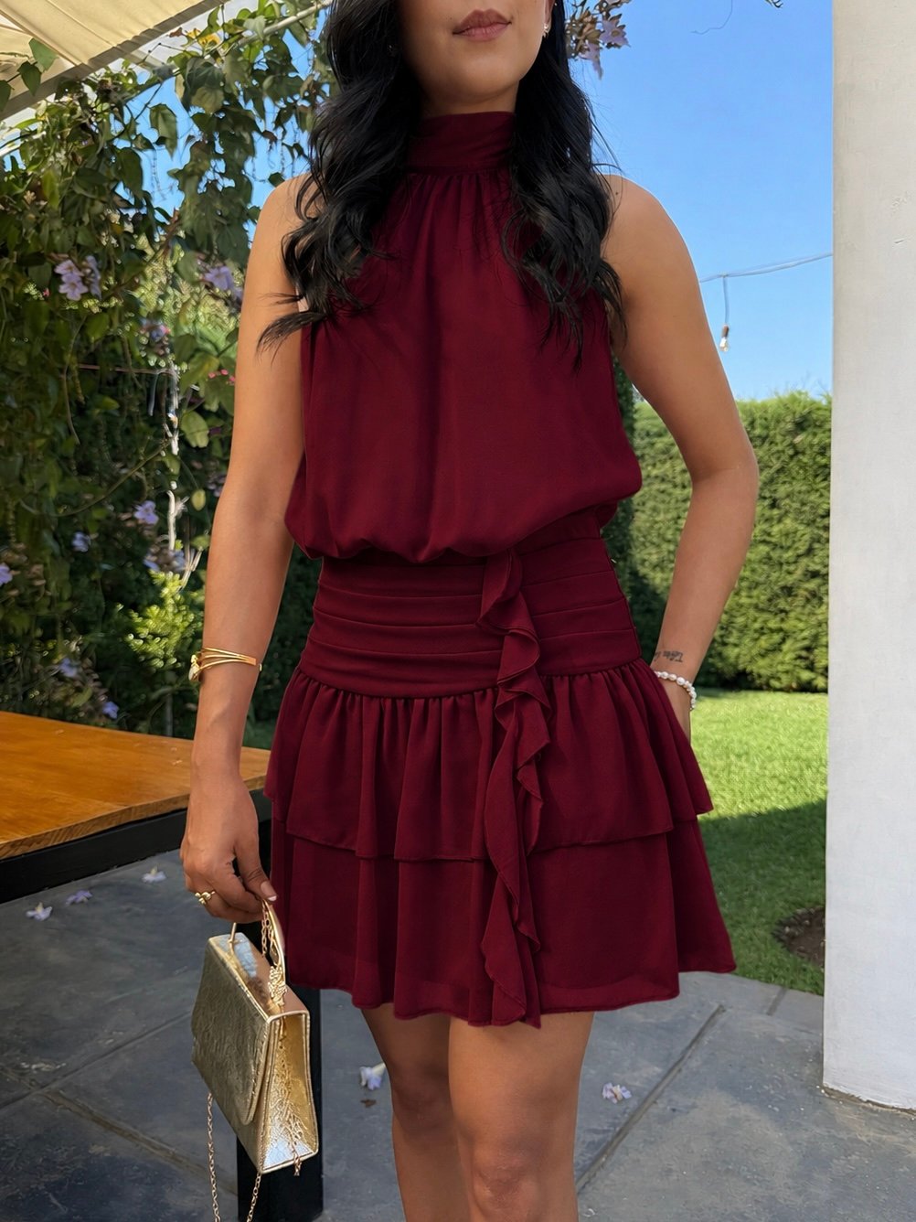 VESTIDO MINI HALTER VUELITOS OCRE