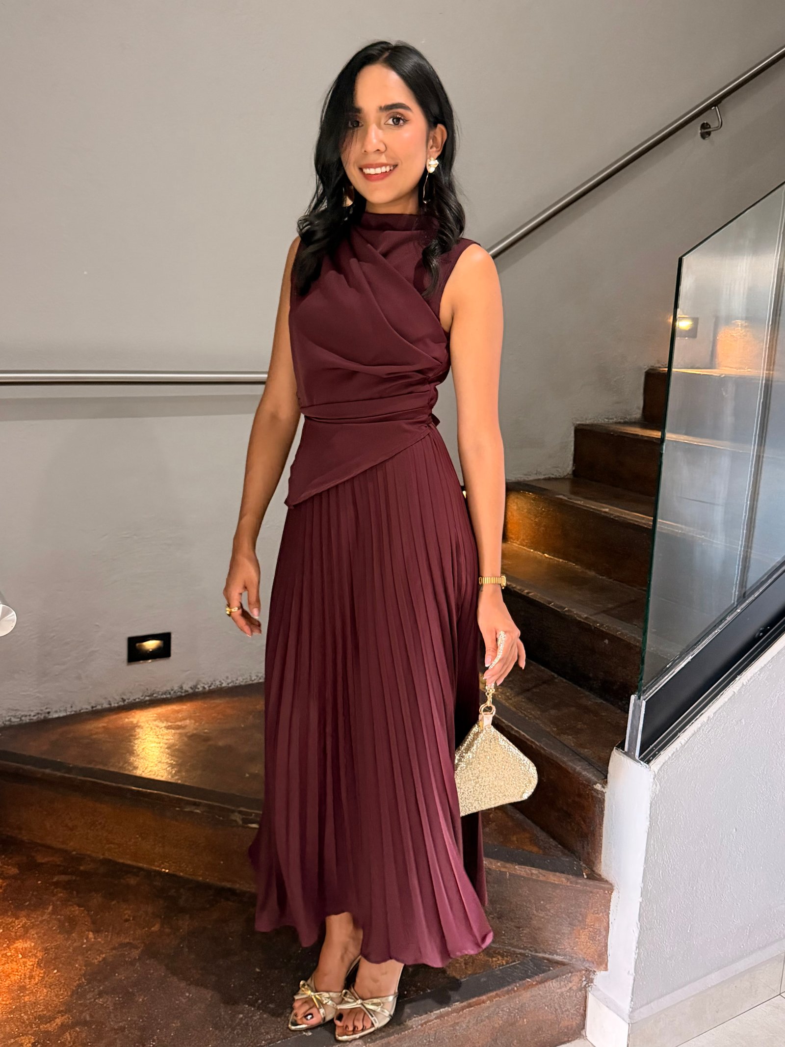 VESTIDO HALTER FALDA PLISADA AMARRAR