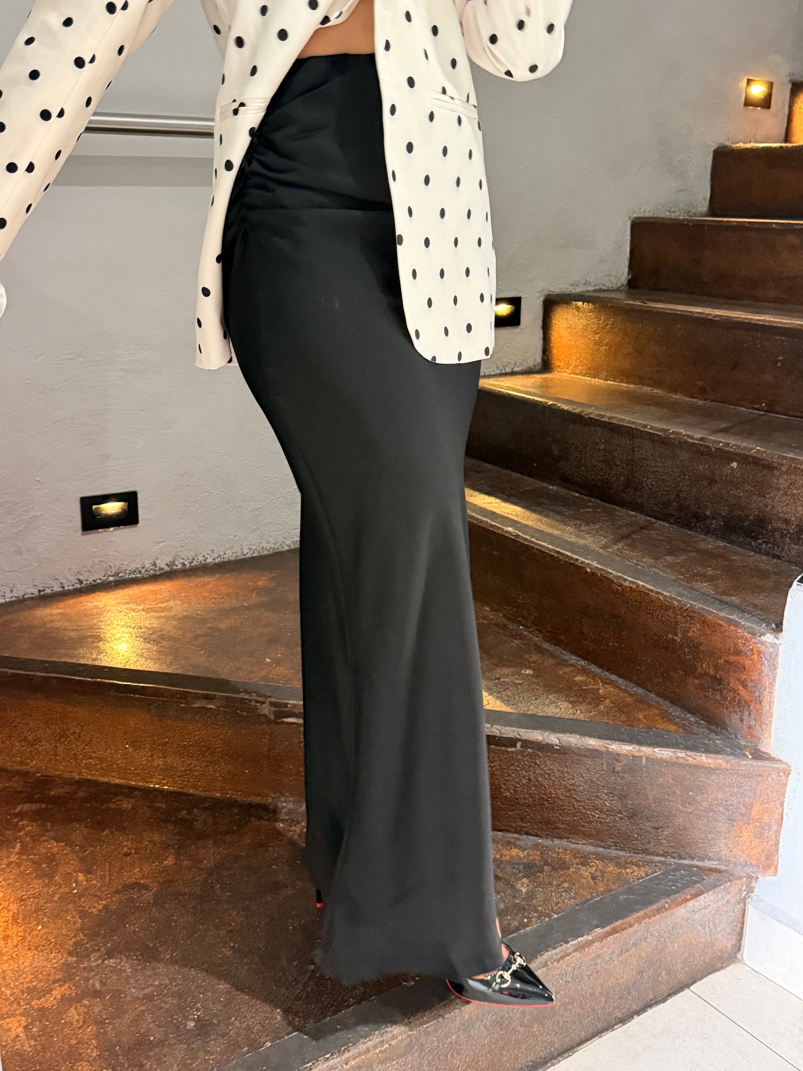 FALDA SATINADA MAXI NEGRO