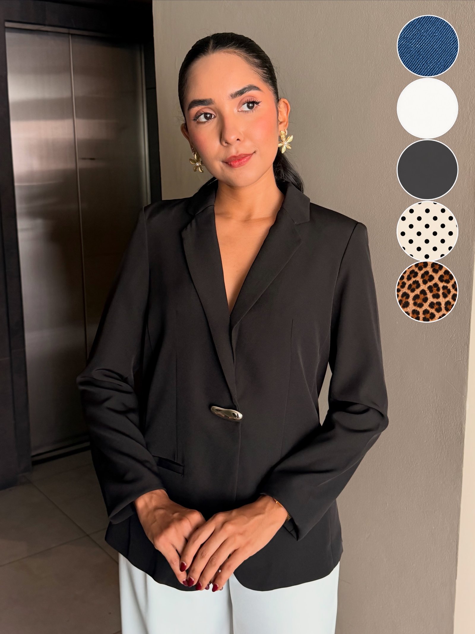 BLAZER CLASSIC NEGRO CON BOTON DORADO