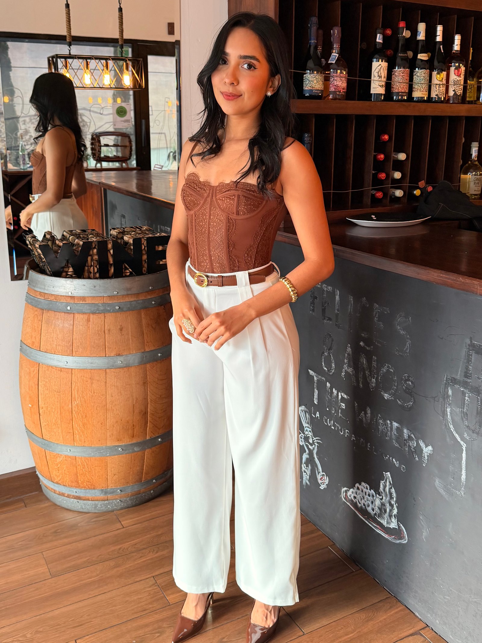 PANTALON CORTE RECTO BLANCO CON CINTURON